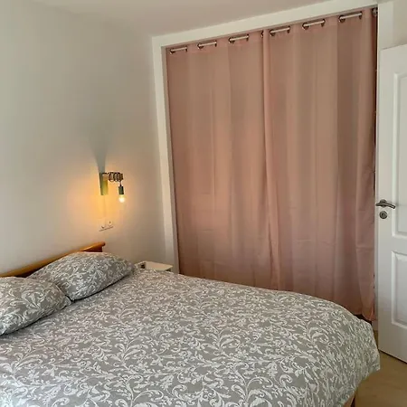 La Grangeneuve La Petite Maison Casa de Férias
