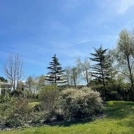 La Grangeneuve La Petite Maison Casa de Férias *