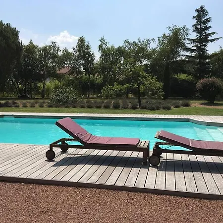 La Grangeneuve La Petite Maison Casa de Férias *