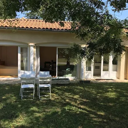 Casa de Férias La Grangeneuve La Petite Maison