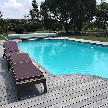 La Grangeneuve La Petite Maison Casa de Férias *