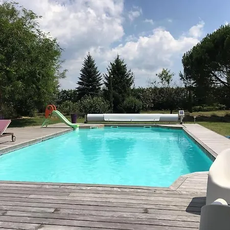 Casa de Férias La Grangeneuve La Petite Maison